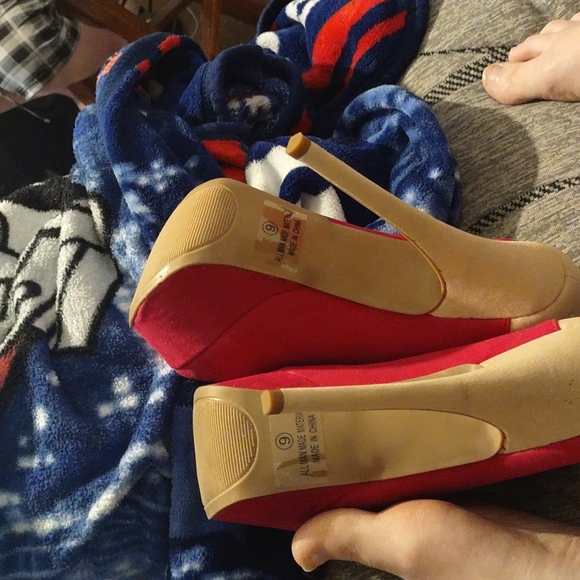 Teal and pink platform stilettos - Picture 3 of 4